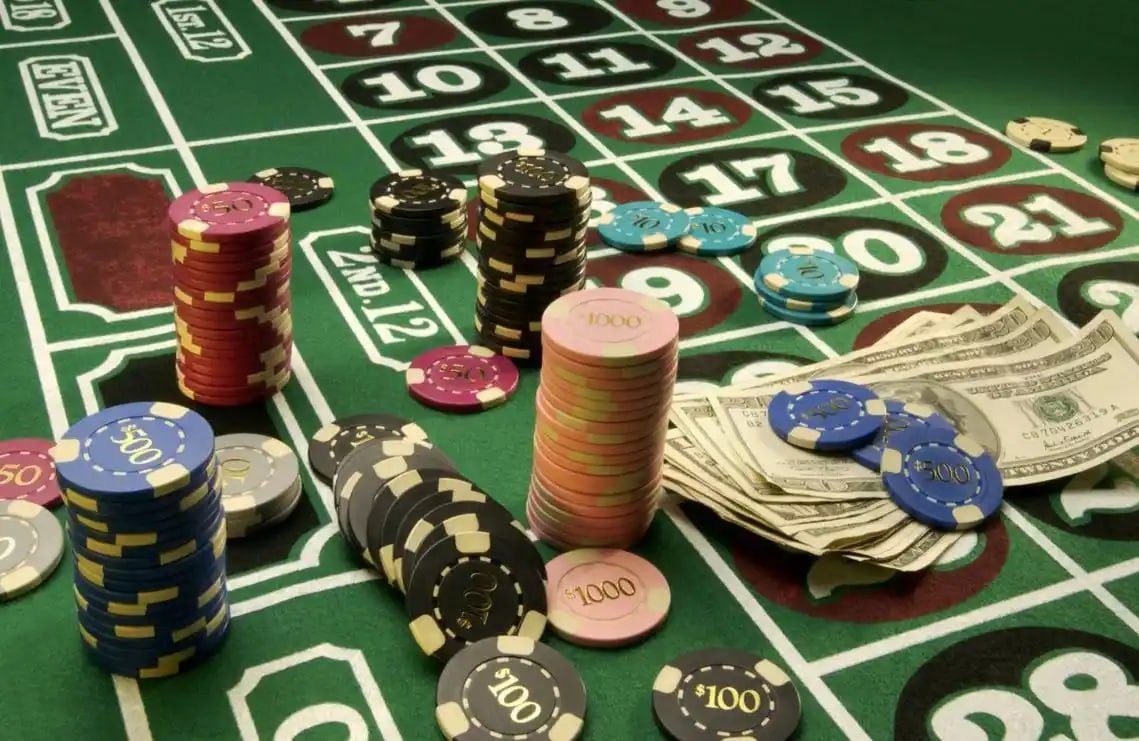 4d gacor baccarat live table showing player hand, banker hand, and cash-out confirmation on phone